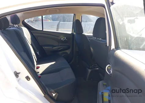 2015 Nissan Versa 1.6 S/1.6 S+/1.6 Sl/1.6 Sv z USA, uszkodzony, nr VIN 3N1CN7APXFL812827